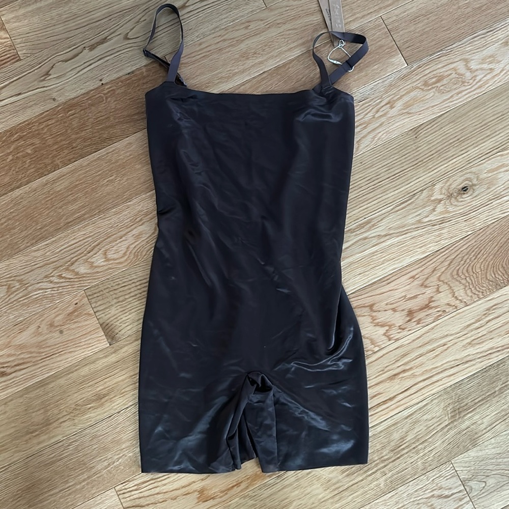 New with tags skims barely there shapewear